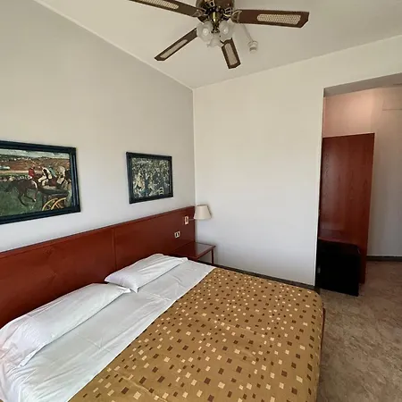 Hotel Spiaggia 3*