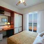 Hotel Spiaggia 3*