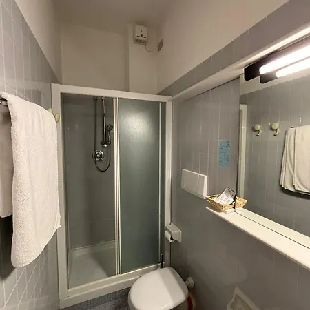 מלון Hotel Spiaggia פסארו
